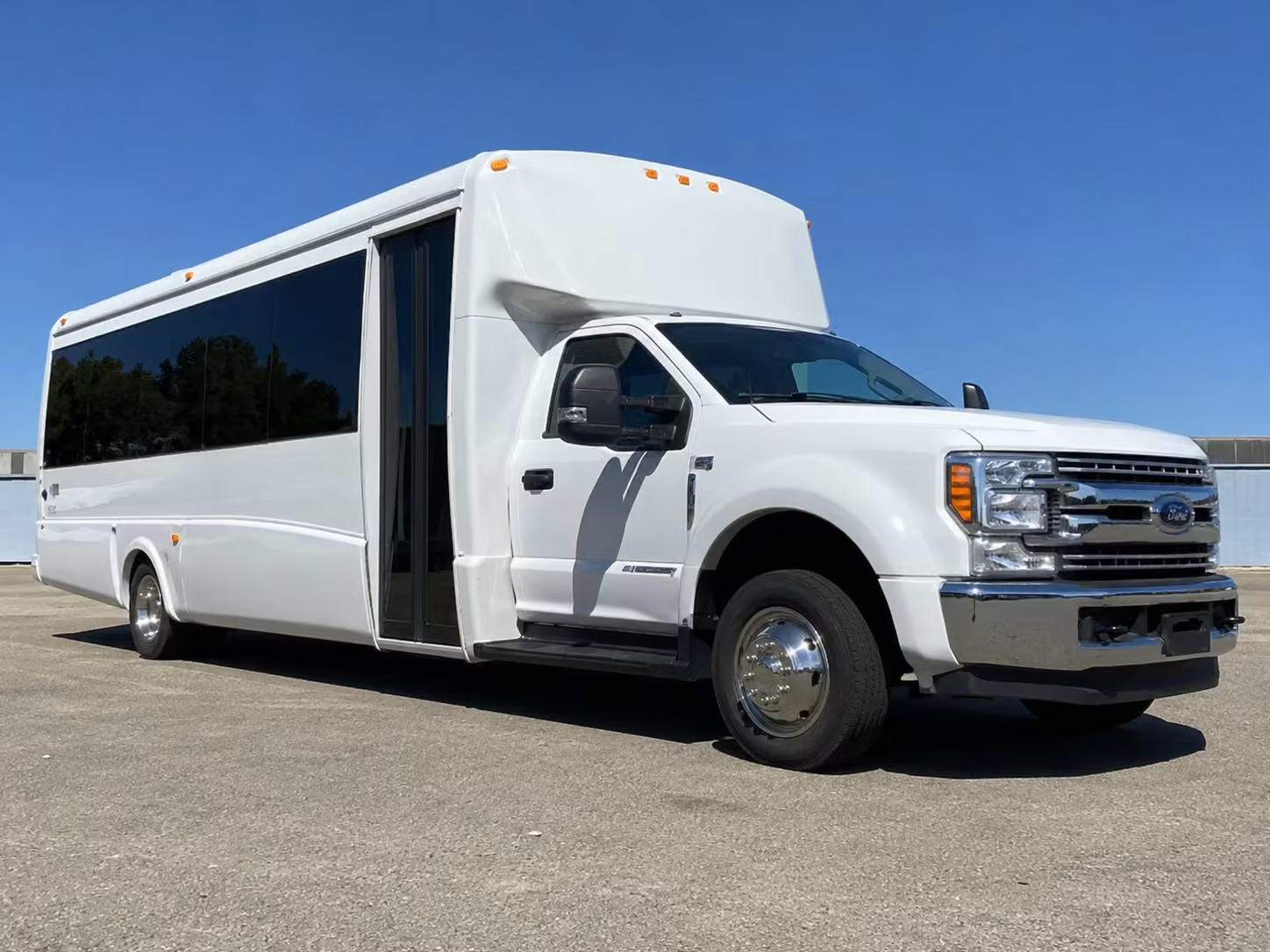 15 passenger minibus