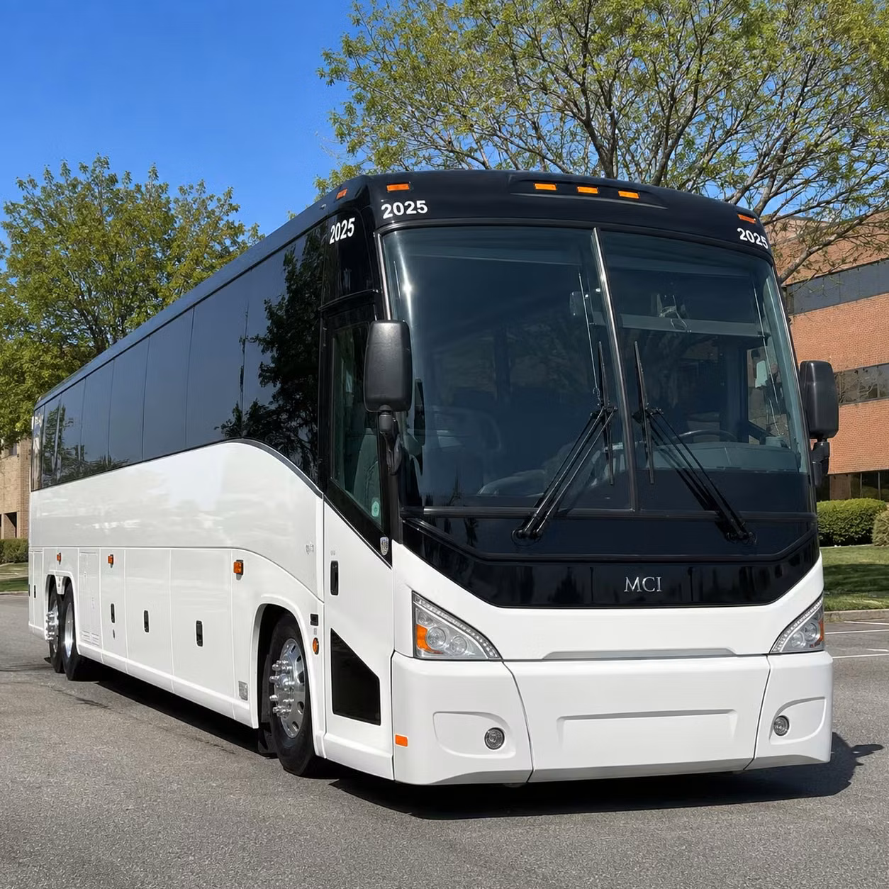 concert bus rentals to the jayhawk theatre and downtown topeka venues